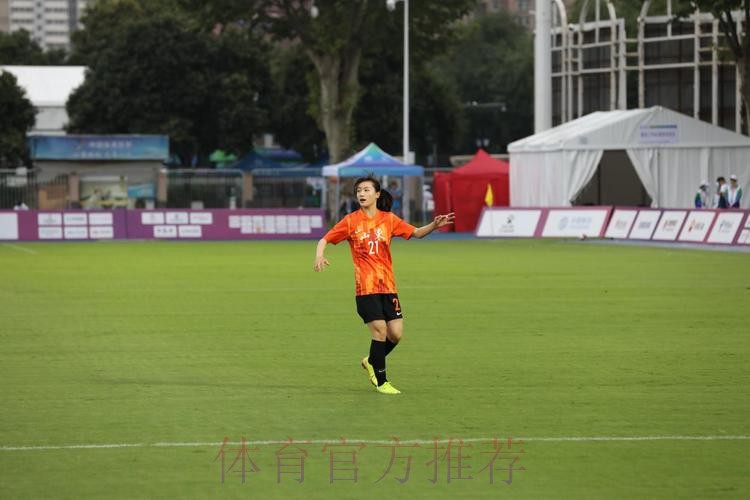 第十四届全国运动会成年组女足比赛拉开帷幕 第十四届全国运动会成年组女足比赛拉开帷幕